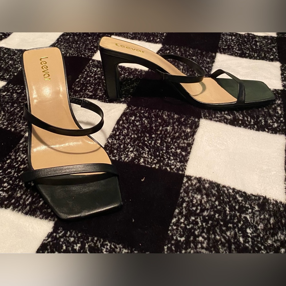 Black wedged sandals